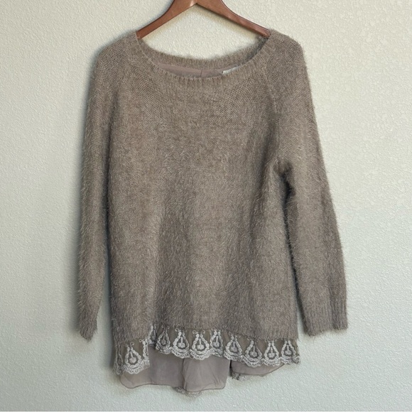 A’reve Women’s Size Medium Beige Knit Lace Hem Bow Open Back Pullover - Picture 1 of 6